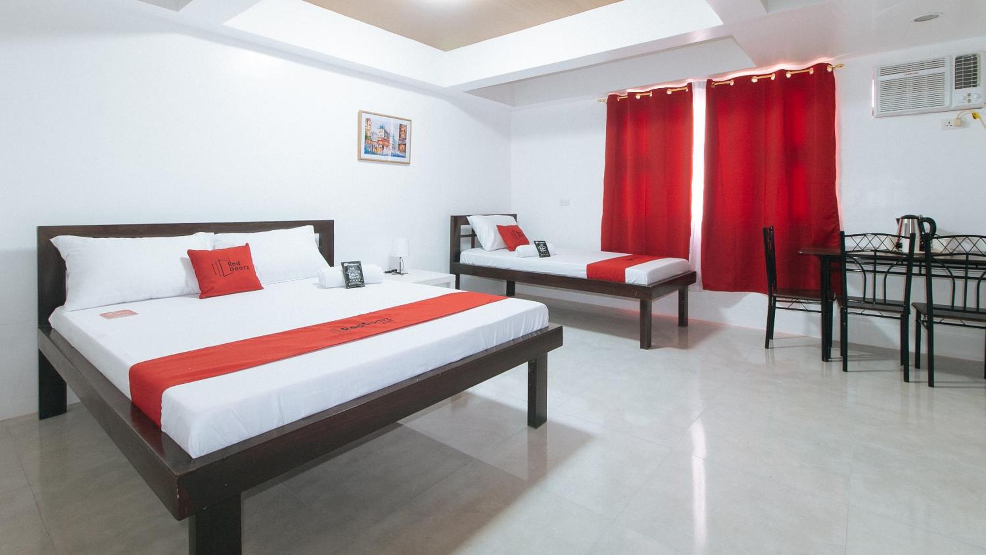Hotel Reddoorz Near Ust Sampaloc Manila Esterno foto